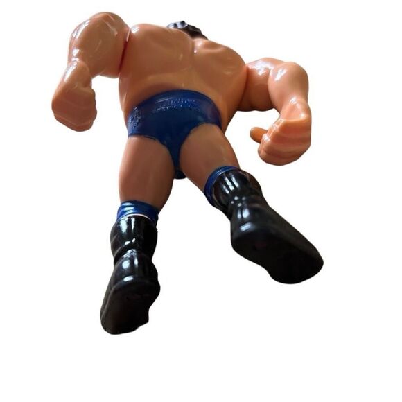 Hacksaw Jim Duggan Series 2 WWF 1991 Hasbro Wrestling Action Figure - Picture 5 of 6